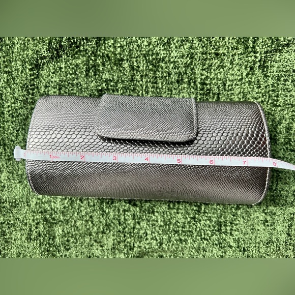 Women's Clutch 8" x 4" w/ 2' long cross body strap - Picture 9 of 12